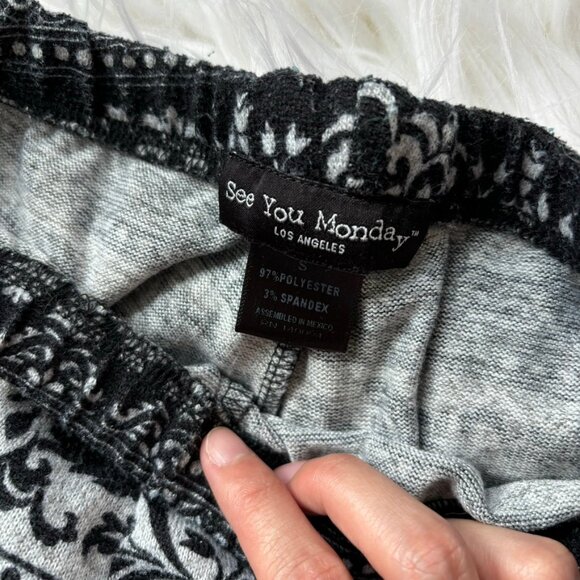 Cozy winter pattern leggings, size S - Picture 4 of 4